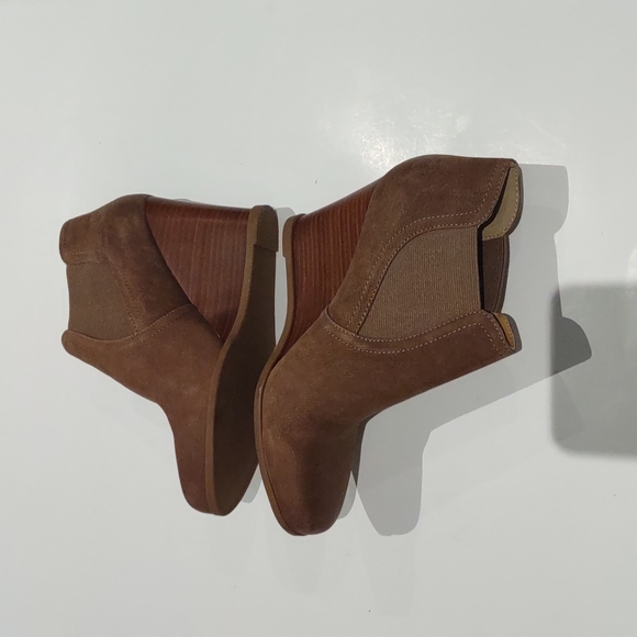 Beautiful brown boots by Audrey Brooks🍀☘️🌼 - Picture 4 of 13